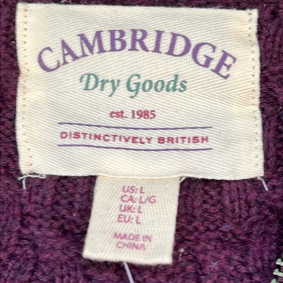 NWT Cambridge Dry Goods zippered hooded soft sweater. Side pockets. Size Large. - Picture 3 of 8